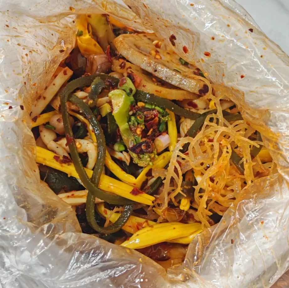 成都真的没有先称再拌的凉菜吗？！！
现在凉拌菜好贵了！！！