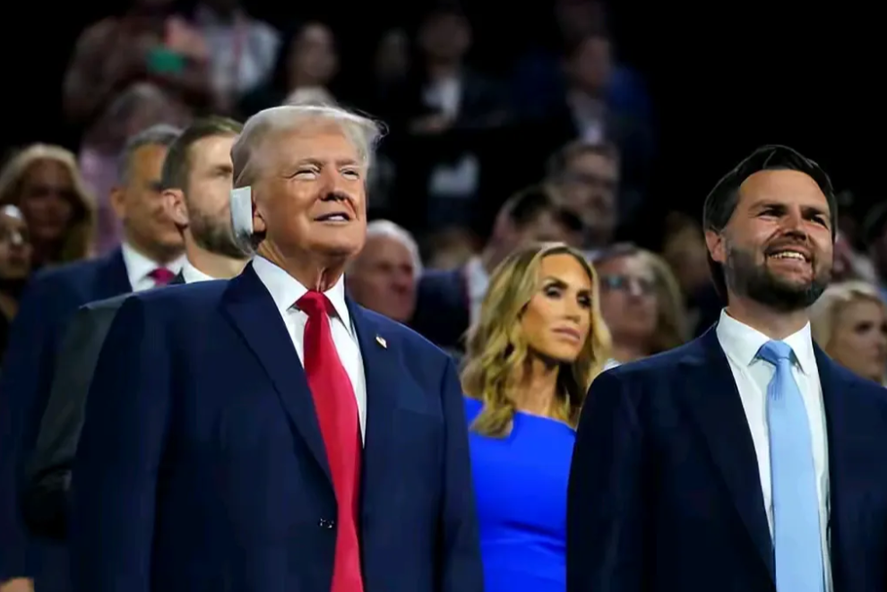 特朗普不见得能入主白宫，拭目以待！
最致命的一点是，特朗普承诺结束乌克兰战争，触