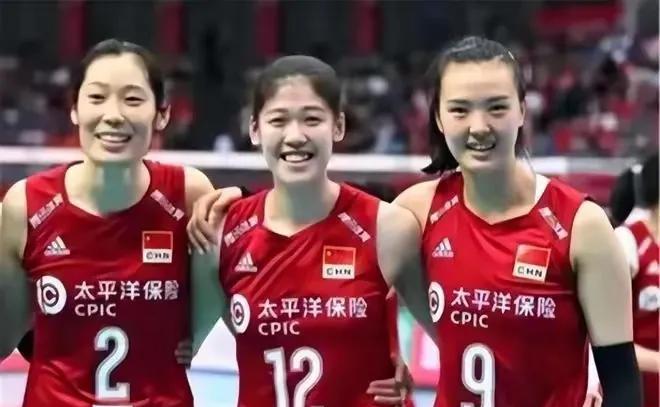 江苏女排3-0横扫辽宁，三局比分25-20、25-？（未给出具体分数）、25-1