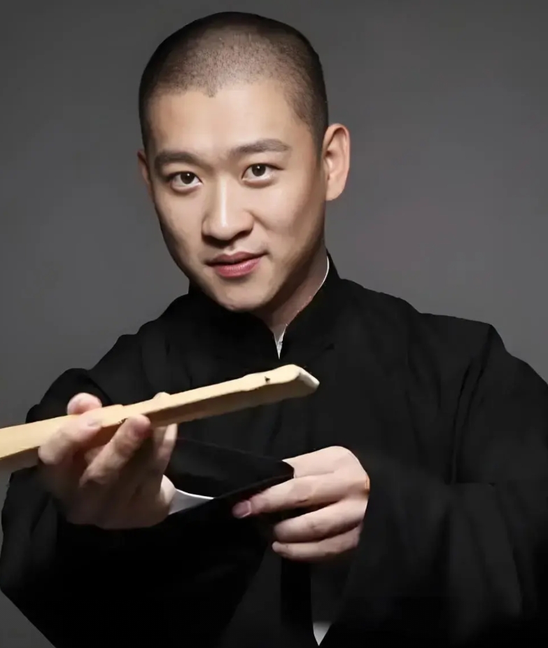 5位离开德云社的相声演员，现在过得咋样了？

1、曹云金：38岁，当年的“台柱子