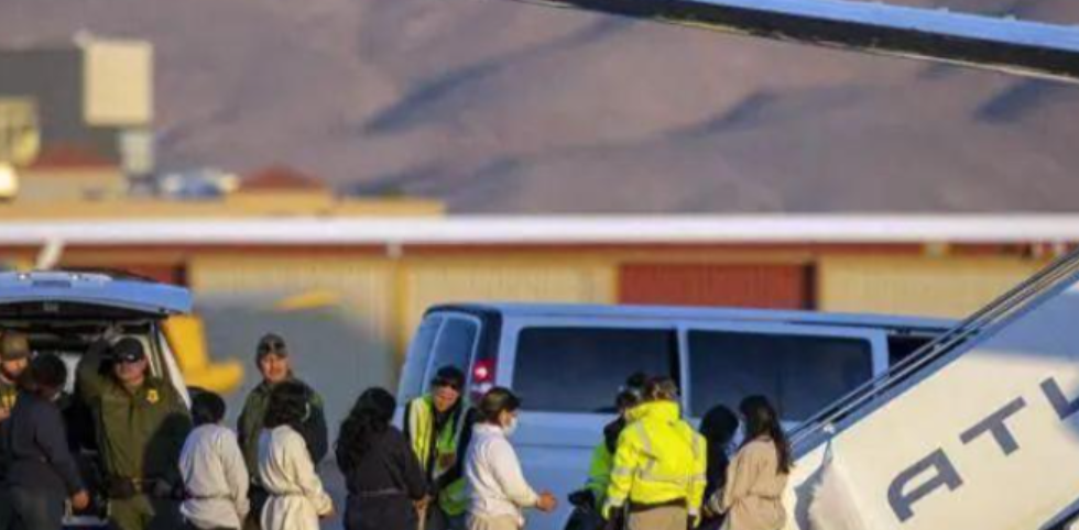 近期，美国国土安全部宣布了一项重要决定：将采用大型包机的方式，向中国遣返第二批非