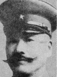 1942年，中国炮兵正在擦拭炮弹，见炮弹受潮，一个炮兵提议：＂让我打一炮吧！＂这