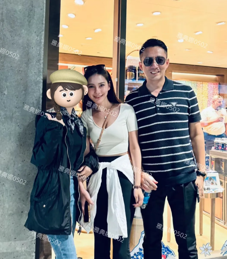 瑞士偶遇汪小菲和马筱梅，汪小菲本人瘦瘦高高很随和，跟这个新婚妻子在一起后感觉整个