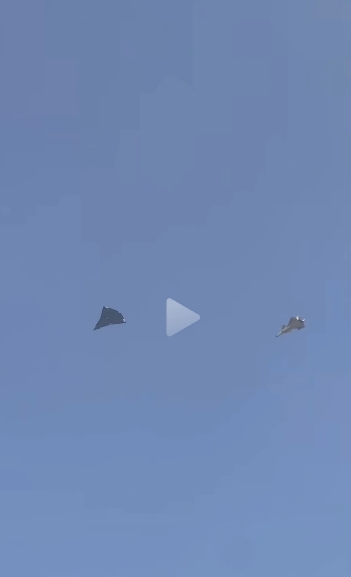 大漂亮搞UFO，成都市区上空立即惊现新型战机，旁边还有歼20伴飞，大部分网友都认