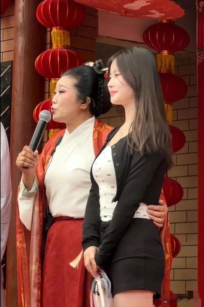 这样的长相，也需要找王婆相亲吗？