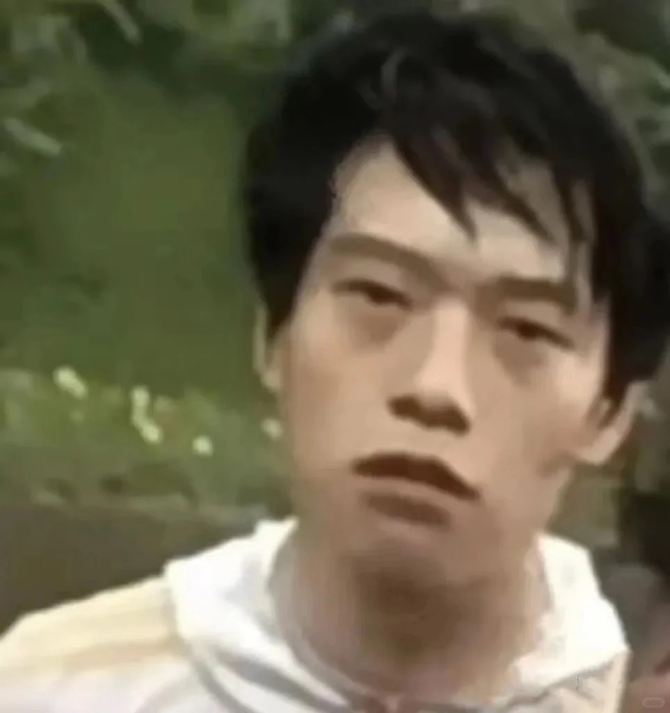不理解，头戴式为什么又突然流行了起来
手上3个小耳机没有一副头戴式，一直都觉得头