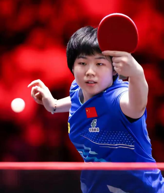 4：2，大丫头赢了！
刚结束了一场女单半决赛，结果蒯曼发挥出色，4：2淘汰了队姐