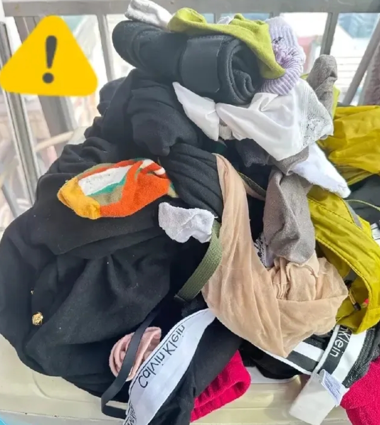 和儿子儿媳一起住，我负责每天做饭洗衣服接送孩子打扫卫生！我从来没有进过儿子儿媳的