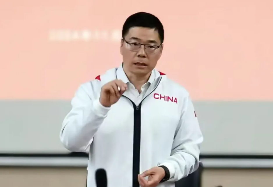 中国篮协主席郭振明：杜绝形式主义，自觉抵制“饭圈文化”等侵袭

1. 郭振明掌舵