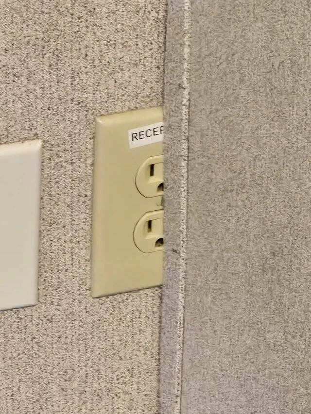 插头都感到郁闷