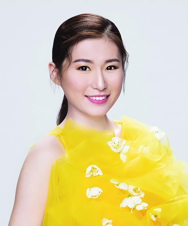 李芷晴夺港姐冠军,胸前风景引轰动,这身材也太惊艳了吧!(李芷婷敢不敢)-第2张图片-九妖电影 李芷晴夺港姐冠军,胸前风景引轰动,这身材也太惊艳了吧!(李芷婷敢不敢)-第2张图片-九妖电影