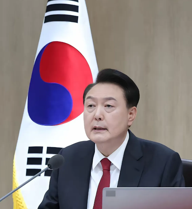 快讯！韩国暂停对尹锡悦的逮捕行动！

1月5日，韩国总统警卫处长朴钟俊发表声明，
