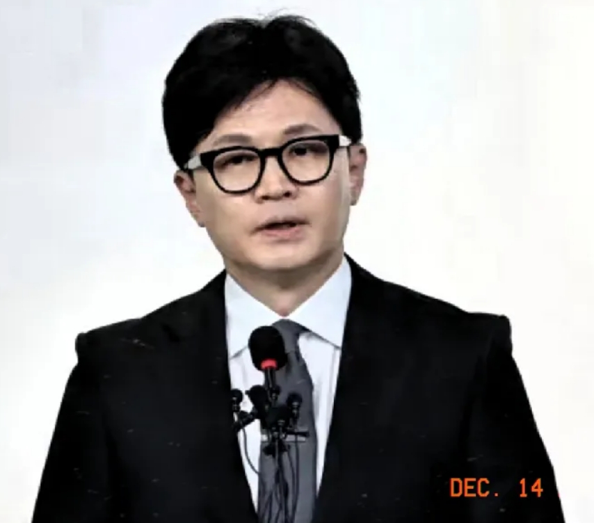 韩东勋成功解散韩国国会党团，但他自身危险了！