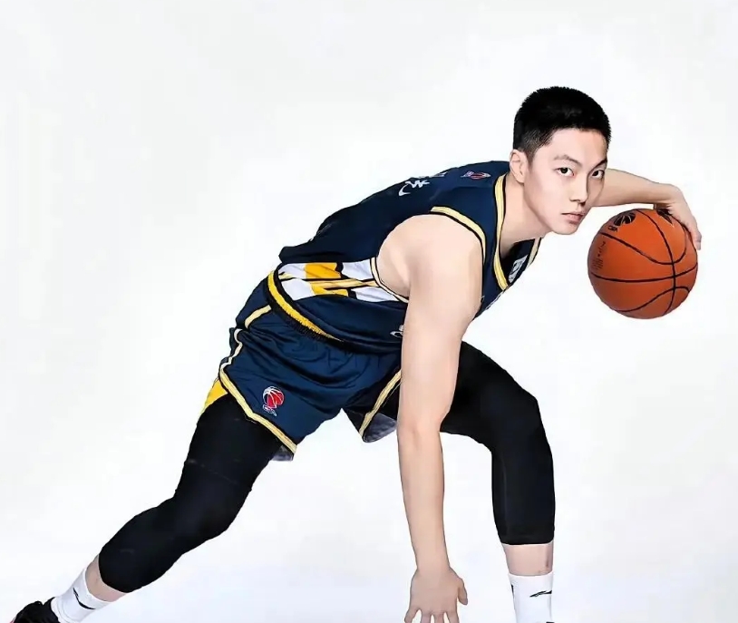 广东队这赛季的薪资表，你瞅瞅？这钱，花得值吗？

胡明轩600万，打了7场球。这