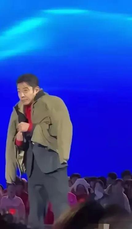 小撒啊，你这是打算笑死我，继承我的花呗吗？咱好歹是北大直招，北大毕业，央视boy