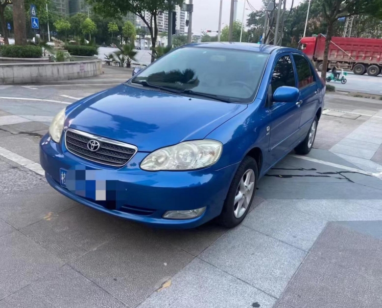 不得不佩服日系车，一辆车开了小20年，照样一点问题都没有。
这辆丰田花冠是200