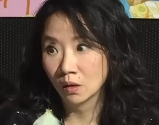 大S生前好友陶某莹在节目中说光头很有钱，根本用不着吃软饭！

她还说那些质疑光头