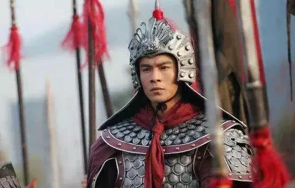 薛万彻，隋朝名将薛世雄的四子，五兄弟皆为名将。隋朝末年，薛万彻为涿郡太守，因武艺