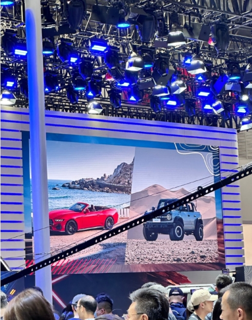 福特烈马正式售价来啦！

29.98W起。

如果要姿态上大脚版本的话，差不多要