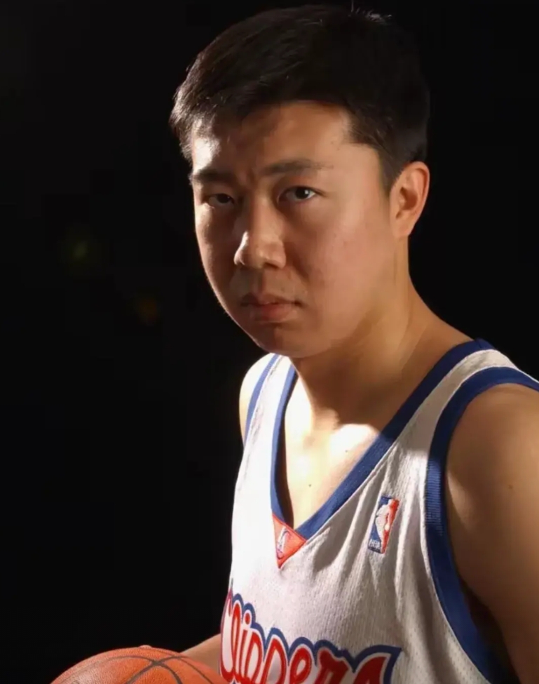 如果王治郅真的早去了 NBA，诺维斯基的位置是否有可能变成他的？

王治郅的思维