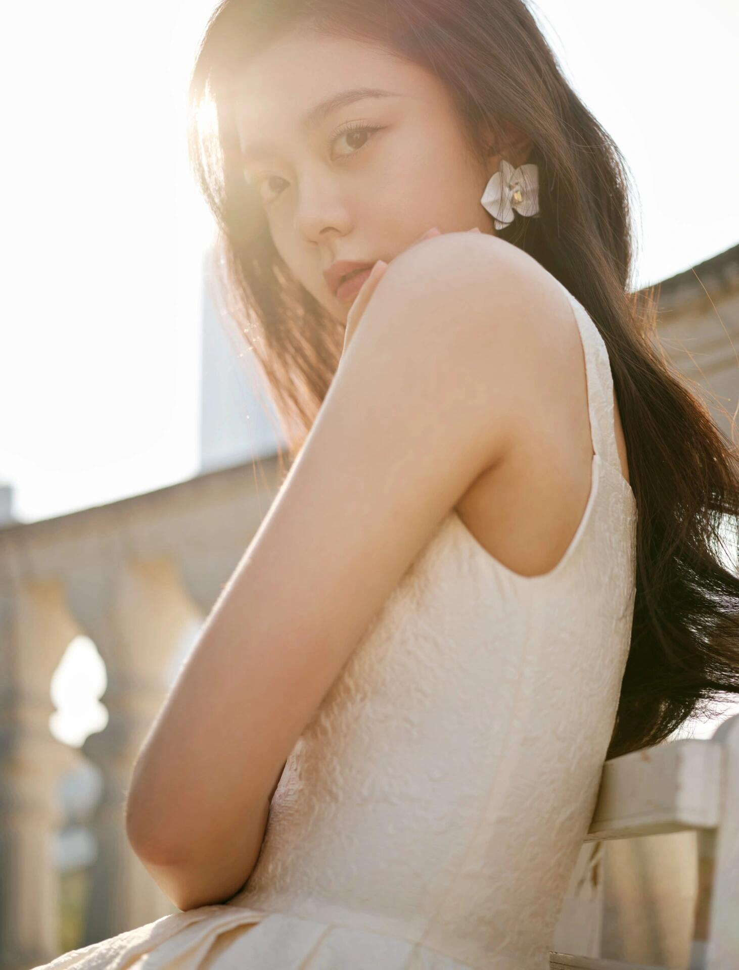 赵今麦——身姿婉约动人