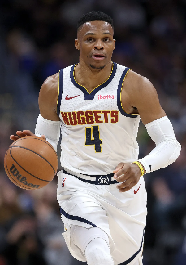 本赛季10位“80后球员”缺席场次如下：

1，詹姆斯——1984年生人，缺席3