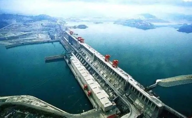 都江堰和三峡评价差异原因

                          