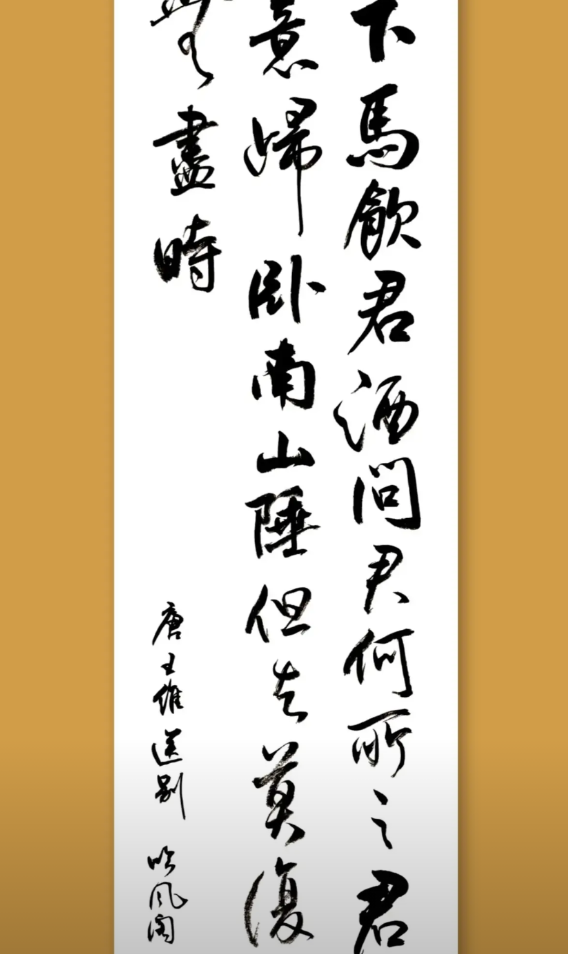 人形机器人某东线上开卖了，超级火爆，上架的货很快就预定一空了。

看了看价格，真