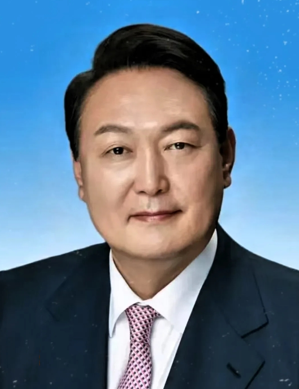 尹锡悦的危机加剧了！

韩国首尔公职人员犯罪调查处以“涉嫌发动内乱”起诉尹锡悦。