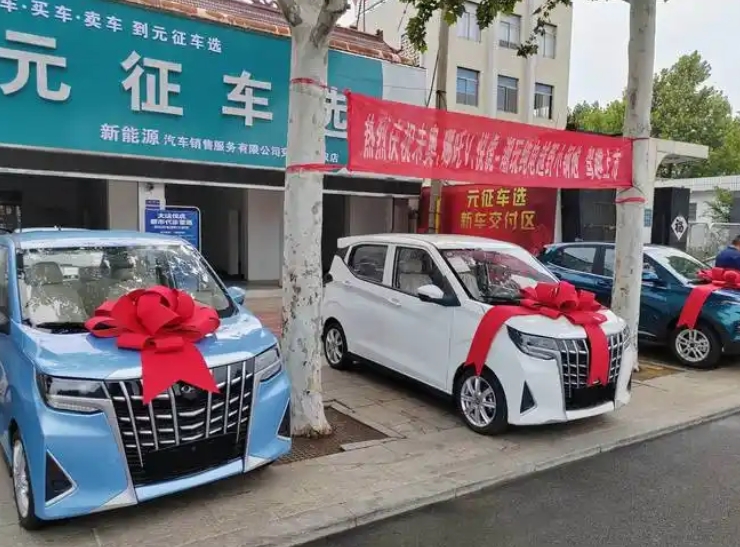 趁周末转了几圈4s店后发现，国产新能源汽车的销售几乎不介绍三电系统，只会告诉你他