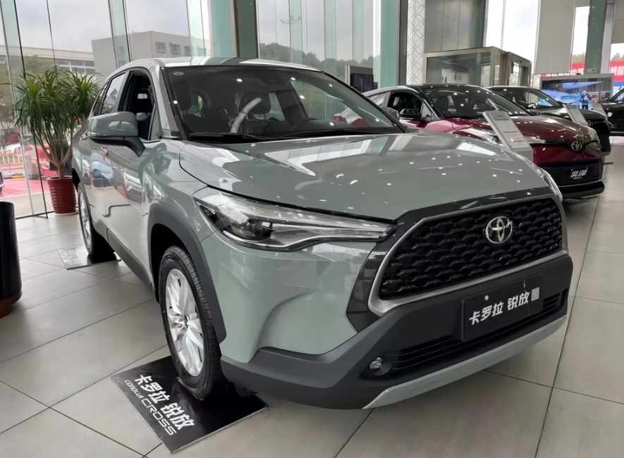 我为什么一直推荐丰田双擎，今天就一次性讲明白。
1.电池只有一度或两度电，但却可