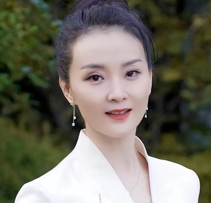 曾经的“女主角”，如今只能演“婆婆妈妈”