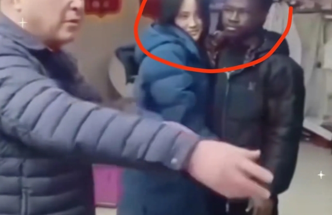 含辛茹苦带大的女儿，居然带了这么个男朋友回来，要命呀

过年了，你这视频报道出一