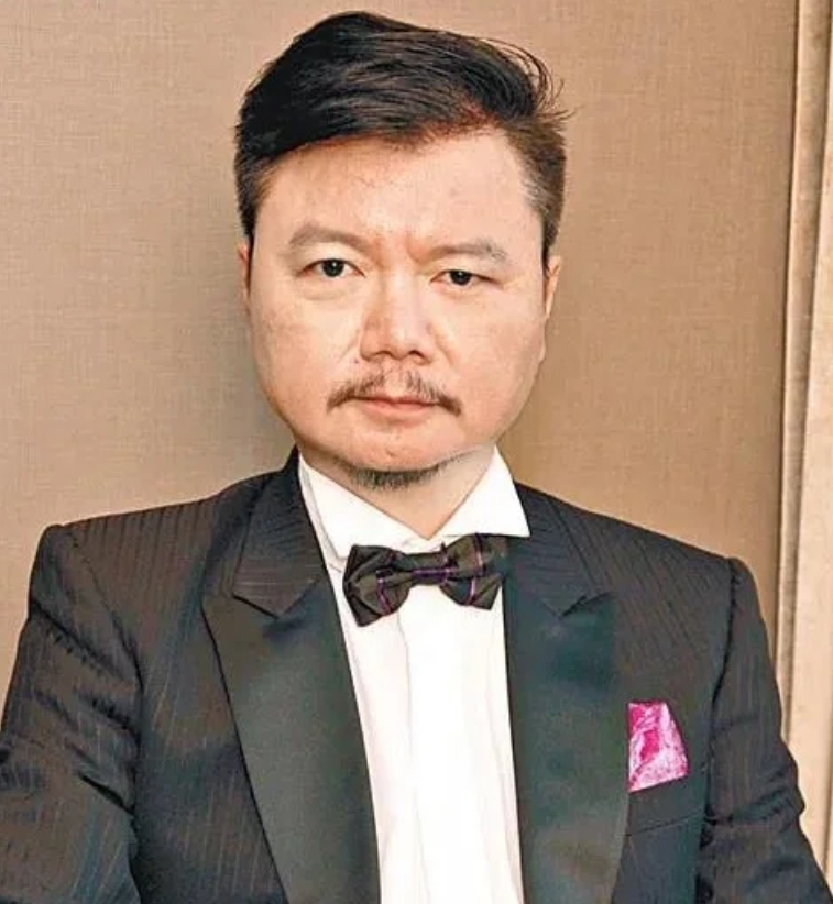 三十年未做主角，戏外是满分好男人