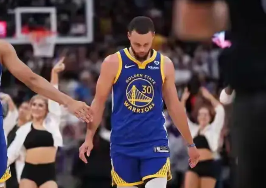 都说库里是体系球员，如果没有勇士体系，库里会打不了球，但是却是相反，很多在勇士打