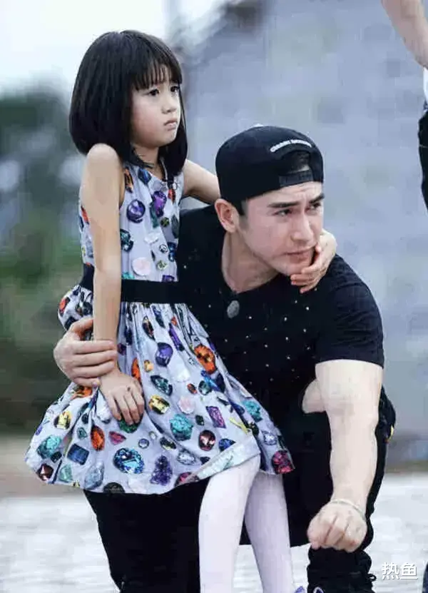 钟丽缇小女考拉和后爸再录“爸爸去哪儿”综艺，遗传妈妈好身材（钟丽缇女儿考拉原名叫什么）-第8张图片-九妖电影