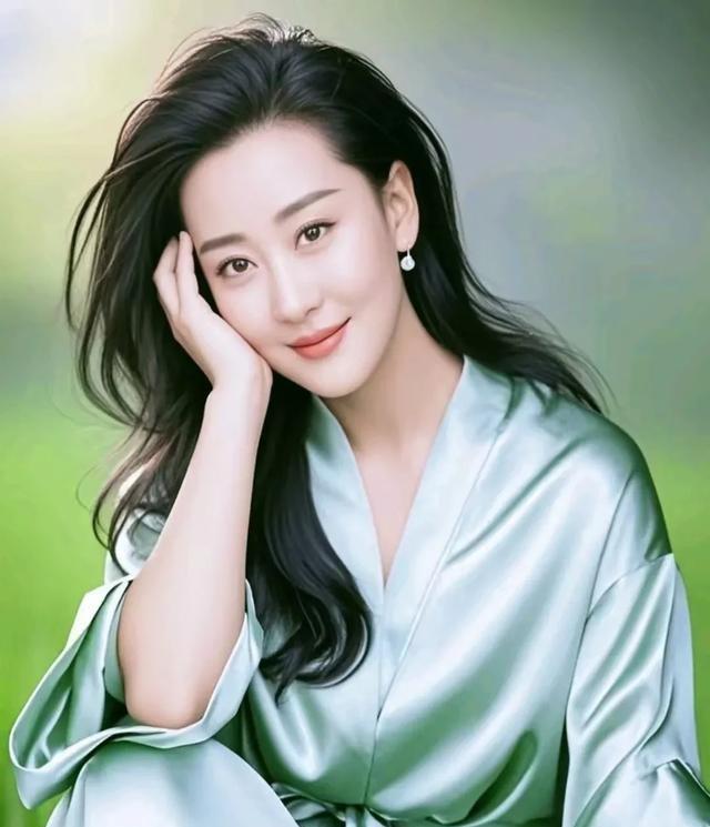 "“失踪”的收费员姐姐，藏着不为人知的坚守与选择"
近日，“高速收费员姐姐‘失踪