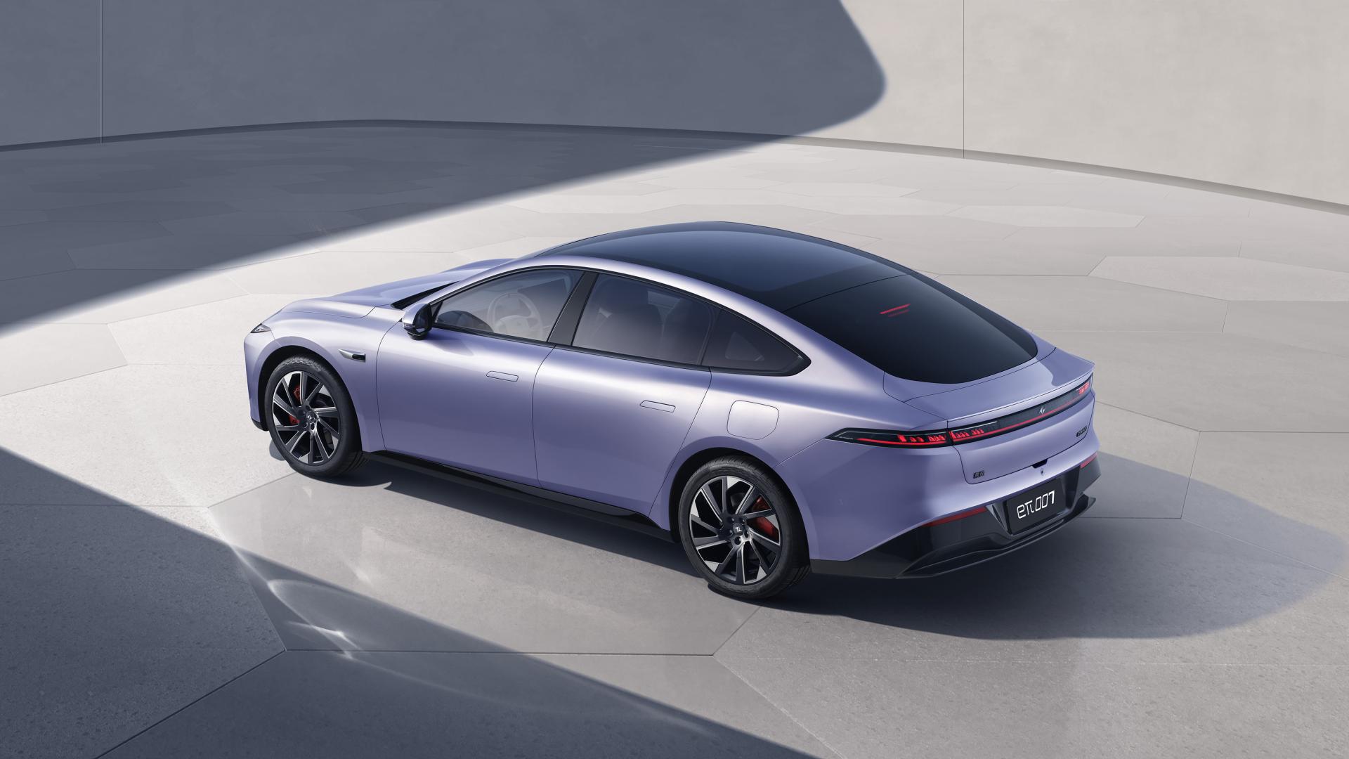 新品牌也很猛，10个月卖了6万台，C级车11.99万起，半价小米SU7？