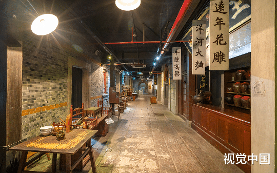 我爱收古物，佩戴的古董手表失灵，指针竟然开始倒走！80年代修表匠看到直摇头！