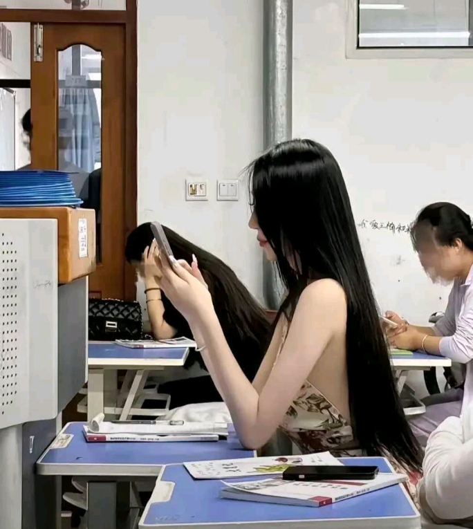 很奇怪！为什么学校开家长会很少见到爸爸