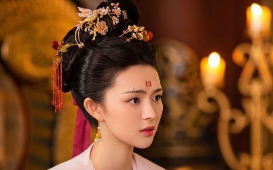 救下世家嫡女后，她未婚夫恩将仇报杀我全村，再睁眼我要用她们的血祭奠枉死之人