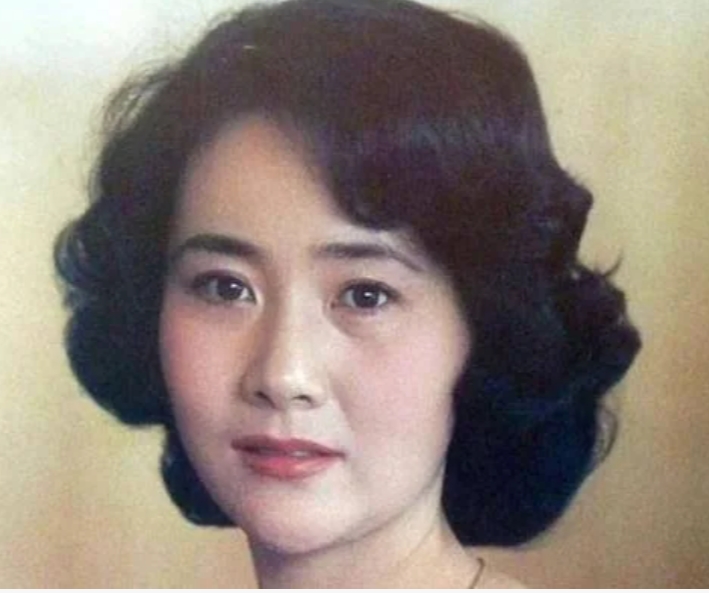顾永菲是一位才华横溢、备受瞩目的女演员