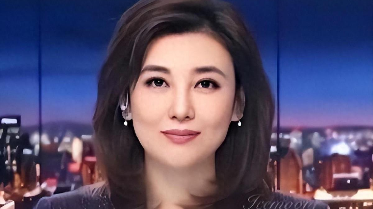 央视美女主持人：14岁辍学，18岁差点嫁人，如今44岁依然单身