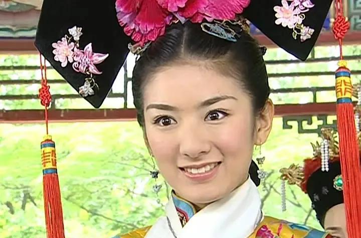 黄奕悼念琼瑶，透露两件不为人知的旧事。
面对人生暮年，琼瑶阿姨选择在冬日翩然离开
