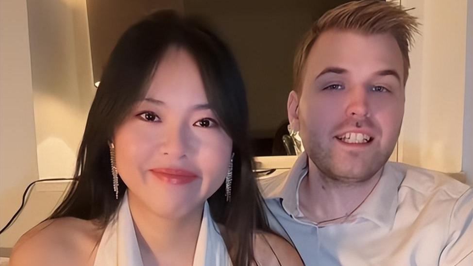 百万粉丝女网红离婚，老公被爆出轨染病，第三者照片被扒身材火辣
