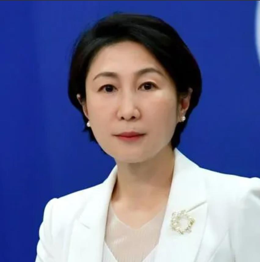 外交部发言人毛宁今天（2月20日）写道：“从‘用一亿双运动鞋换一架外国飞机’，到