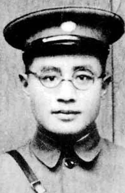 都调走！1939年386旅副旅长许世友和政委王新亭打架，旅长陈赓上报师长刘伯承，