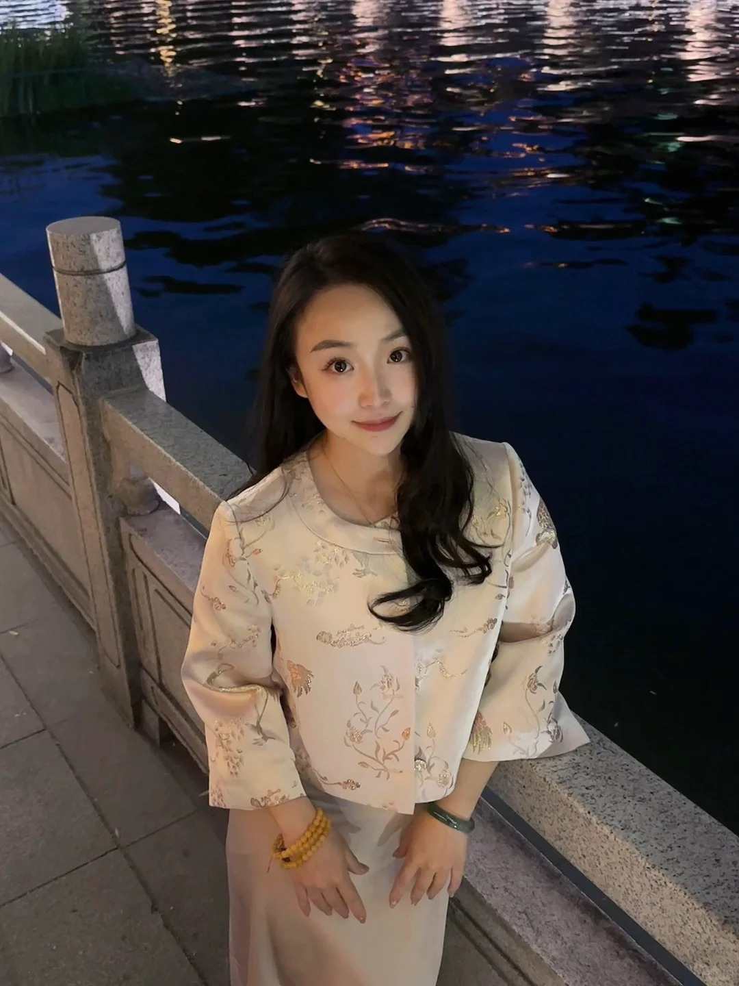 一起吹过晚风的人，大概会记得久一些