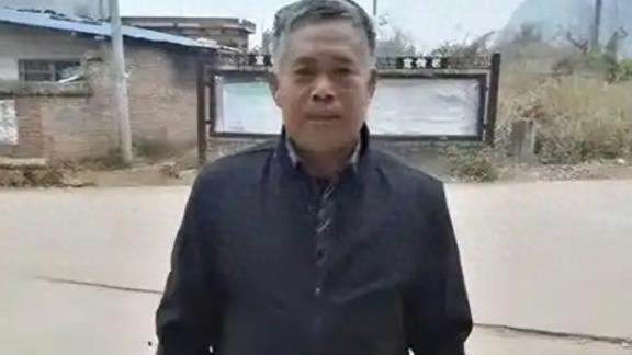 湖南男子砸锅卖铁，供3个继女读研读博，为何亲生孩子早早辍学？