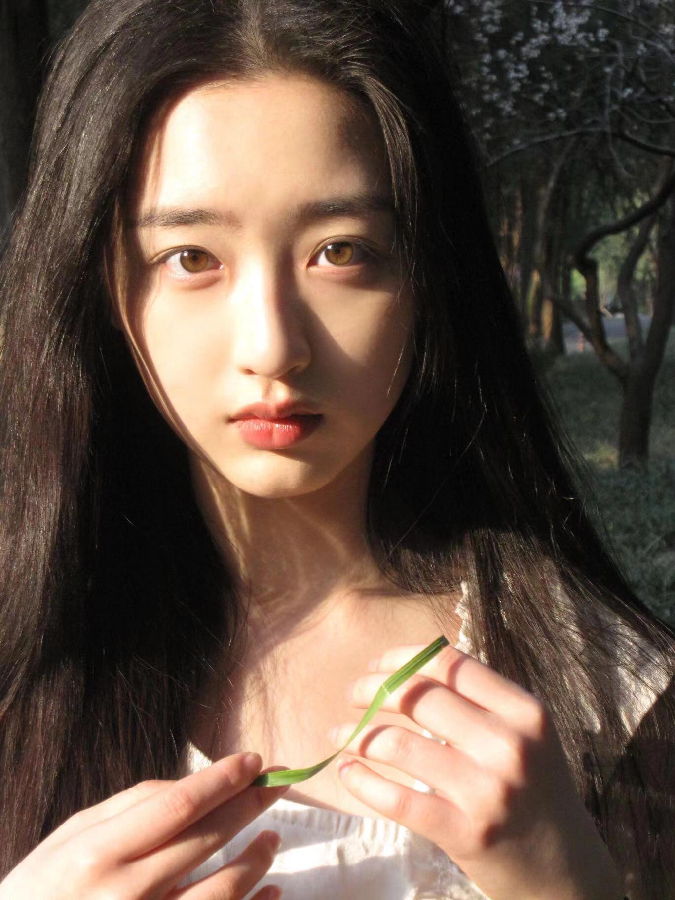 我宝邓恩熙好美